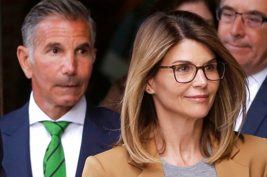 'Full House' star Lori Loughlin facing money laundering charges Loop News